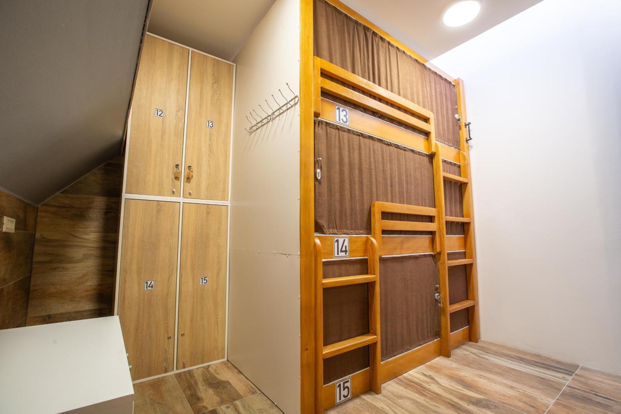 Aisha Hostel Ljubljana Bagian luar foto