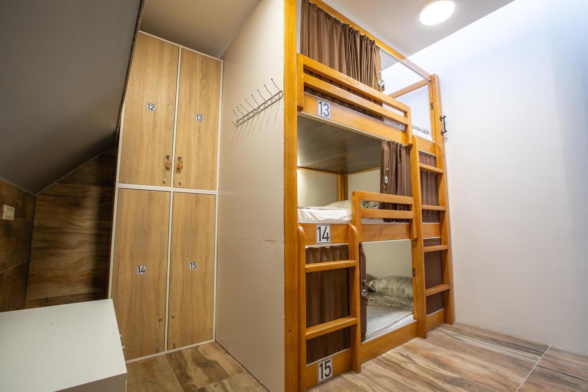 Aisha Hostel Ljubljana Bagian luar foto