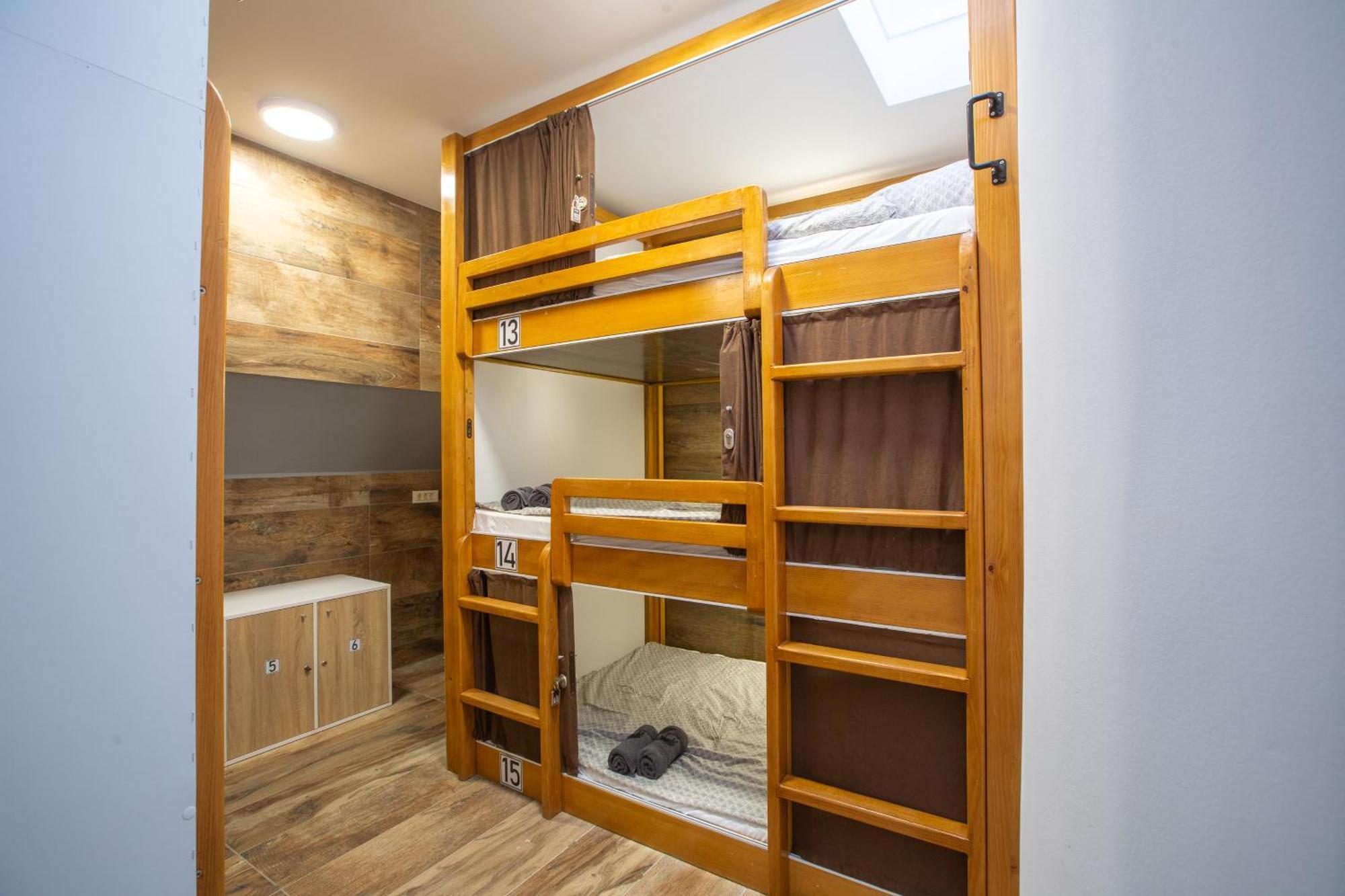Aisha Hostel Ljubljana Bagian luar foto