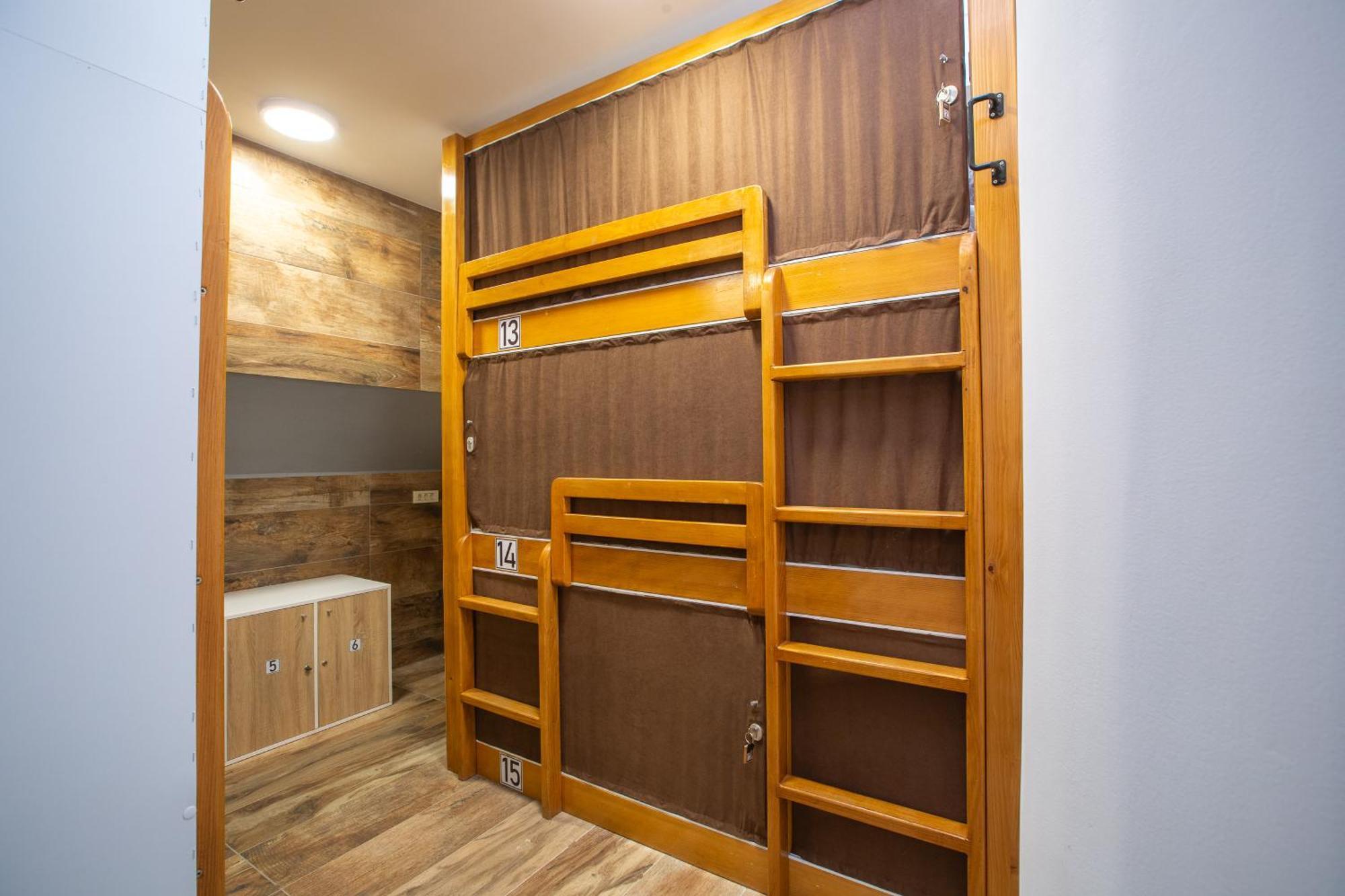 Aisha Hostel Ljubljana Bagian luar foto