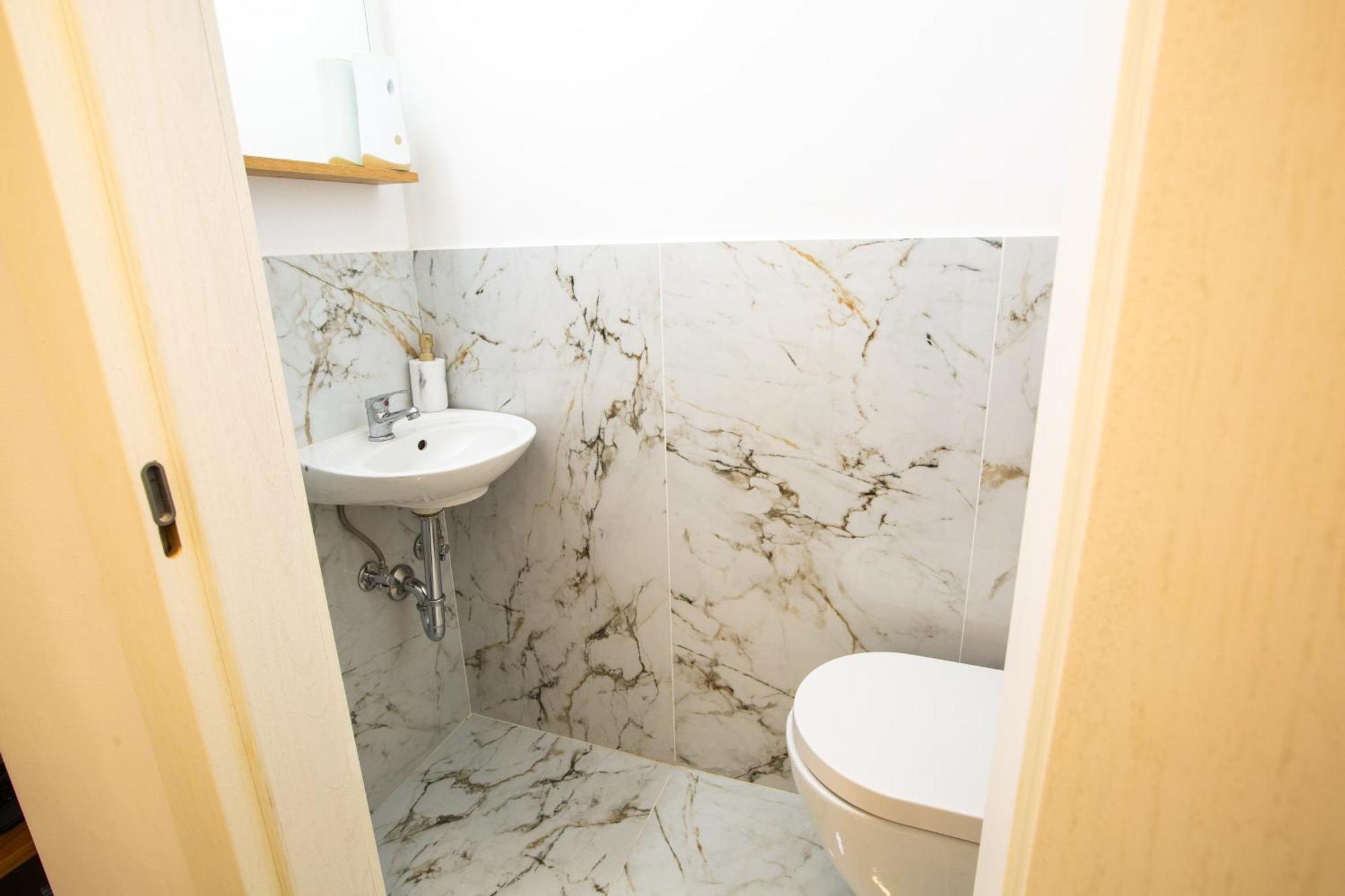 Aisha Hostel Ljubljana Bagian luar foto